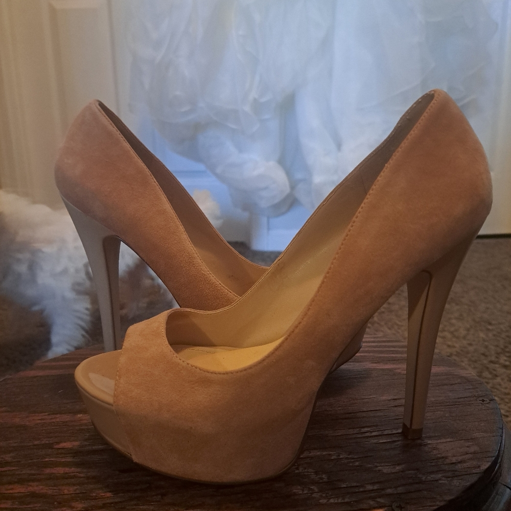 Clothes and shoes - Picture 11 of 15